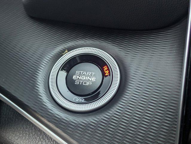 Photo of 2025 Diamond Black Crystal Pearlcoat Jeep Grand Cherokee