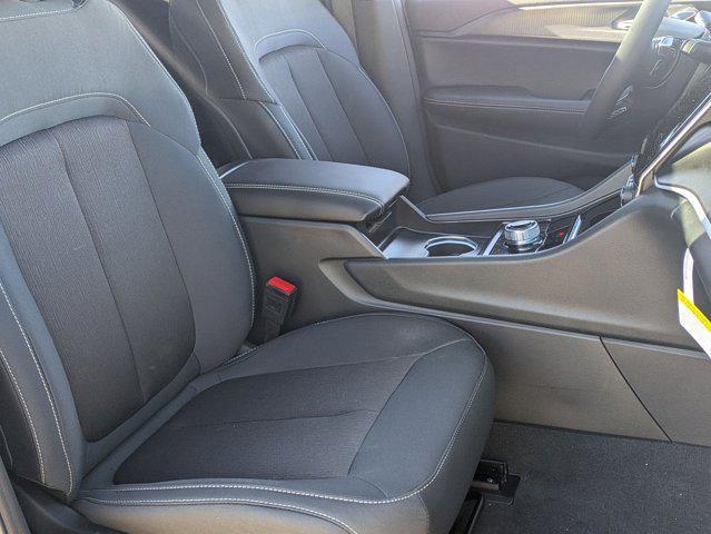 Photo of 2025 Diamond Black Crystal Pearlcoat Jeep Grand Cherokee