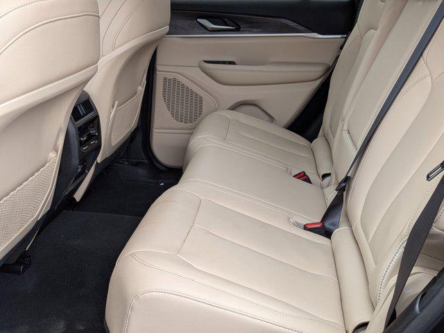Photo of 2024 Rocky Mountain Pearlcoat Jeep Grand Cherokee