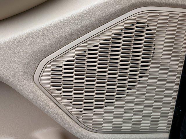 Photo of 2024 Rocky Mountain Pearlcoat Jeep Grand Cherokee