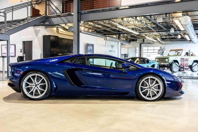 Photo of 2014 Blu Hera Metallic Lamborghini Aventador