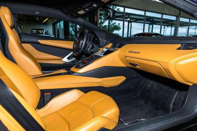 Photo of 2014 Blu Hera Metallic Lamborghini Aventador