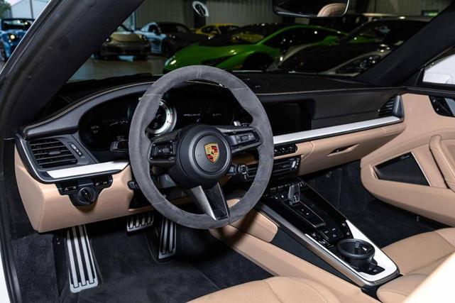 Photo of 2021 White Porsche 911