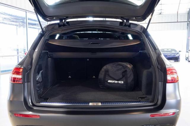 Photo of 2023 MANUFAKTUR Selenite Gray Magno Mercedes-Benz E-Class