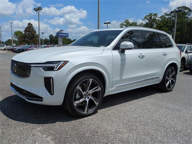 Photo of 2025 Crystal White Volvo XC90