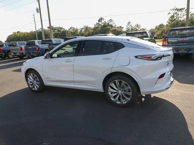 Photo of 2026 White Frost Tri-Coat Buick Envista