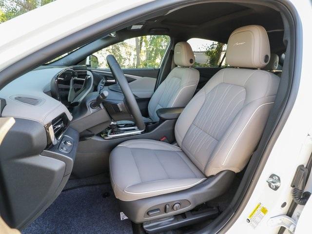 Photo of 2026 White Frost Tri-Coat Buick Envista