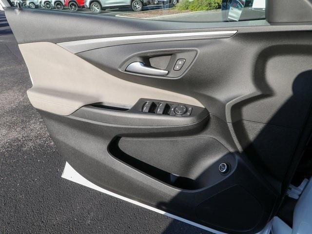Photo of 2026 White Frost Tri-Coat Buick Envista