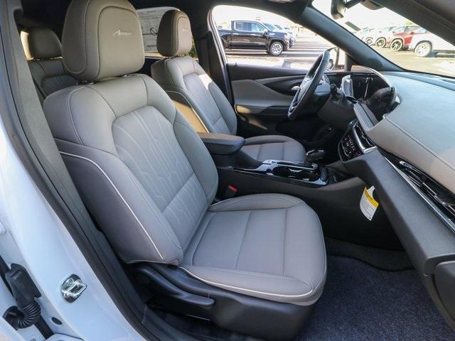 Photo of 2026 White Frost Tri-Coat Buick Envista