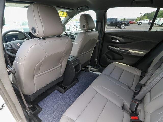 Photo of 2025 White Frost Tri-Coat Buick Envista