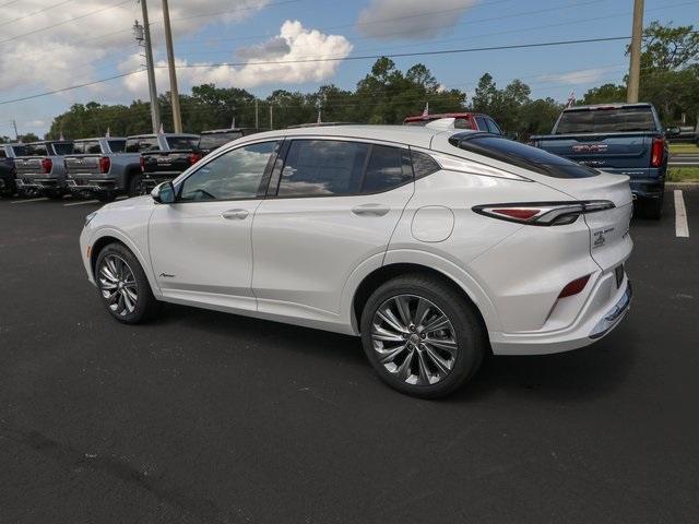 Photo of 2025 White Frost Tri-Coat Buick Envista