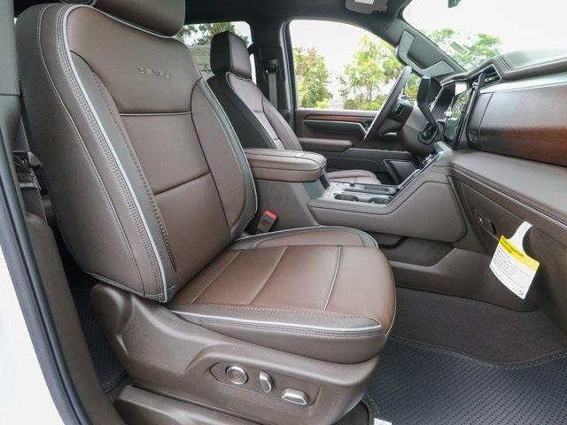 Photo of 2025 White Frost Tri-Coat GMC Sierra 2500