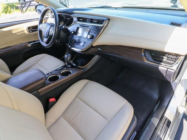 Photo of 2014 Gold Toyota Avalon