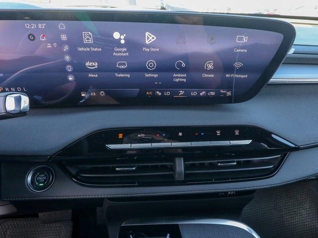 Photo of 2025 White Frost Tri-Coat Buick Enclave