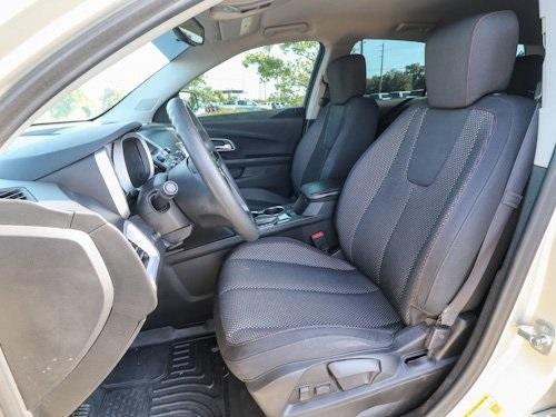 Photo of 2016 Champagne Silver Chevrolet Equinox
