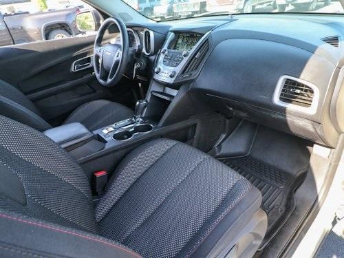 Photo of 2016 Champagne Silver Chevrolet Equinox