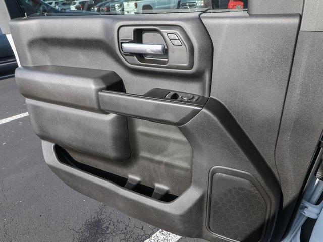 Photo of 2024 Summit White GMC Sierra 2500
