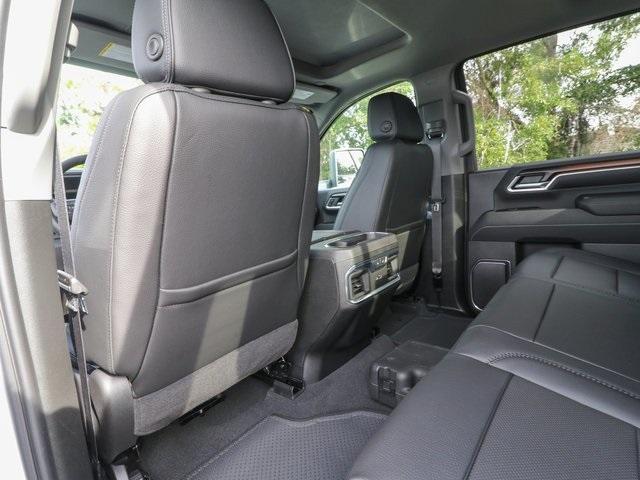 Photo of 2025 Summit White GMC Sierra 2500