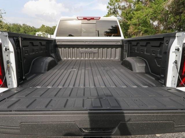 Photo of 2025 Summit White GMC Sierra 2500