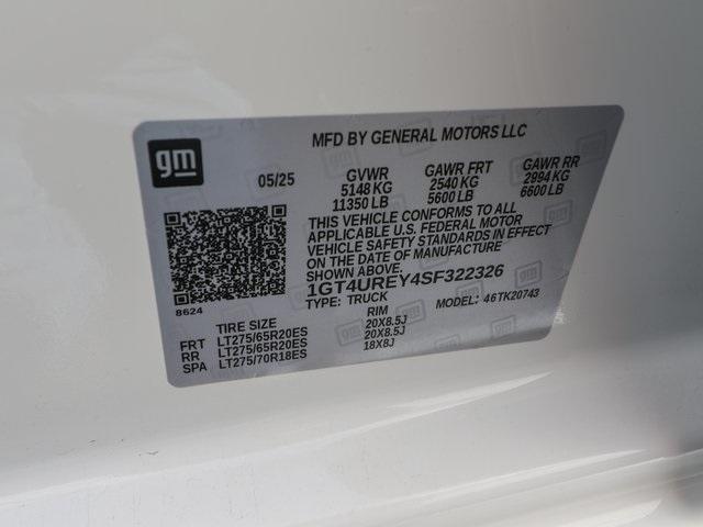 Photo of 2025 Summit White GMC Sierra 2500