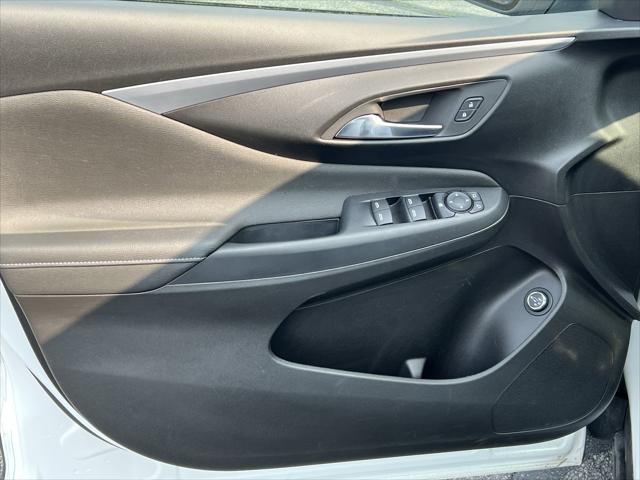 Photo of 2024 Summit White Buick Envista
