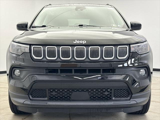 Photo of 2022 Diamond Black Crystal Pearlcoat Jeep Compass