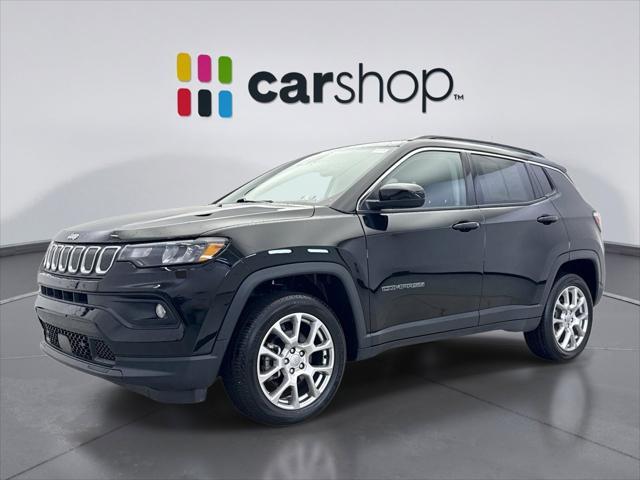 Photo of 2022 Diamond Black Crystal Pearlcoat Jeep Compass
