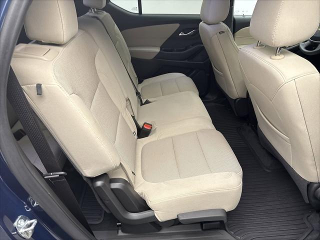 Photo of 2022 Northsky Blue Metallic Chevrolet Traverse