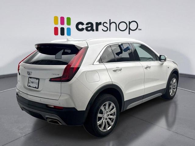 Photo of 2022 Crystal White Tricoat Cadillac XT4