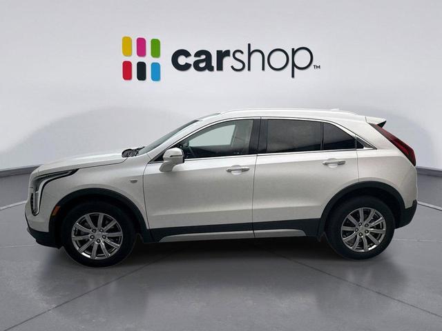 Photo of 2022 Crystal White Tricoat Cadillac XT4