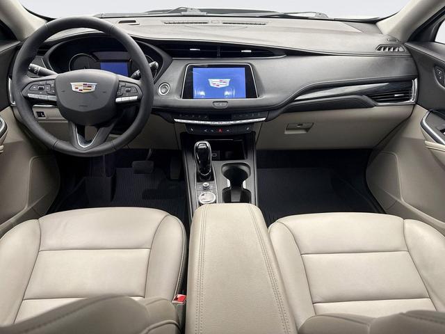 Photo of 2022 Crystal White Tricoat Cadillac XT4