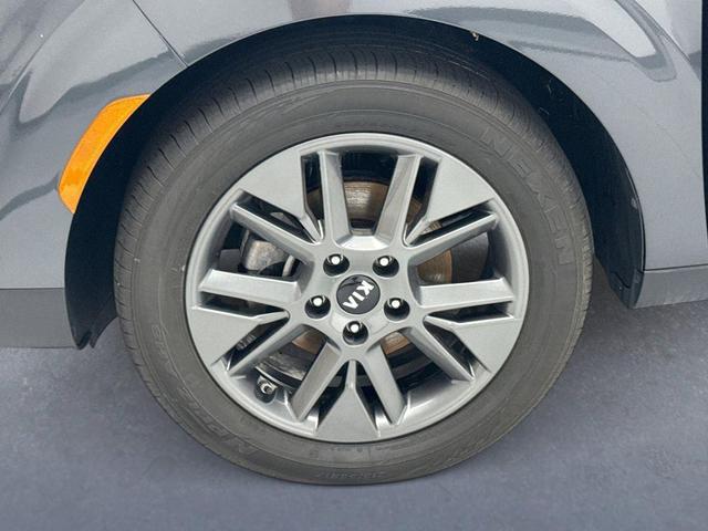 Photo of 2021 Gravity Gray Kia Soul
