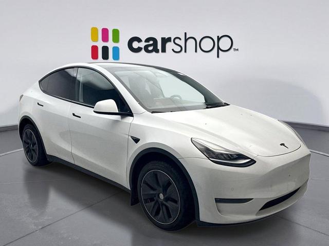 Photo of 2022 Pearl White Tesla Model Y