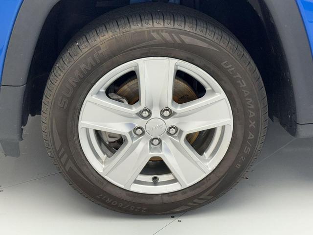Photo of 2022 Laser Blue Pearlcoat Jeep Compass