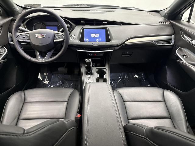 Photo of 2021 Radiant Silver Metallic Cadillac XT4