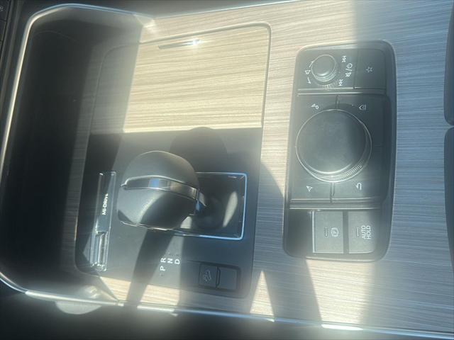 Photo of 2024 Platinum Quartz Mazda CX-90
