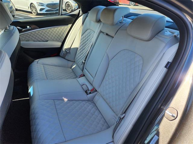 Photo of 2025 Makalu Gray Genesis G70
