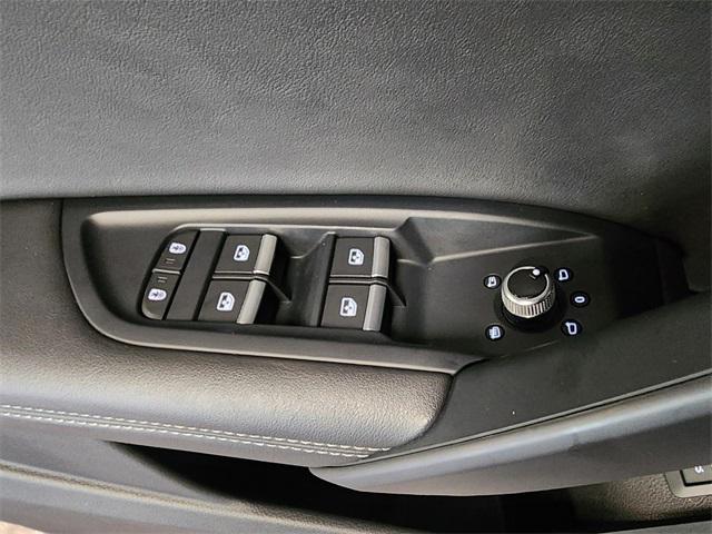 Photo of 2022 White Audi Q5
