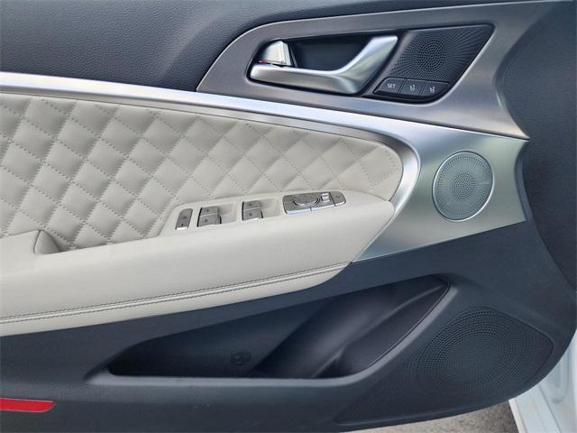 Photo of 2025 Alta White Genesis G70