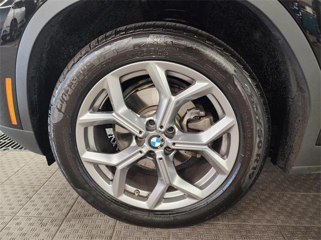 Photo of 2025 Black BMW X4