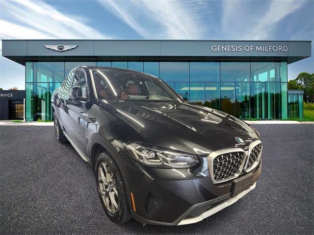 Photo of 2025 Black BMW X4