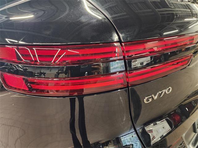 Photo of 2025 Vik Black Genesis GV70
