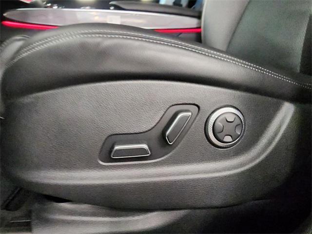 Photo of 2025 Vik Black Genesis GV70
