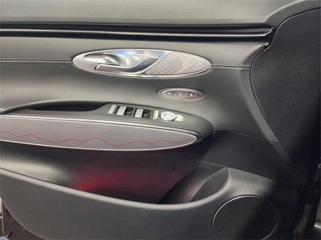 Photo of 2025 Vik Black Genesis GV70