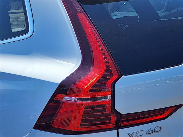 Photo of 2020 White Volvo XC60
