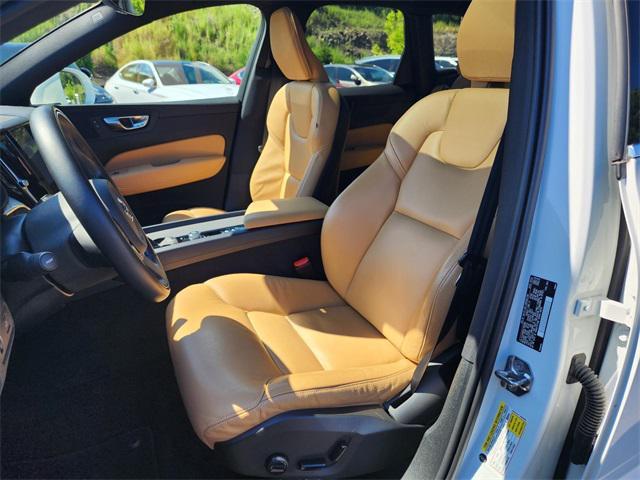 Photo of 2020 White Volvo XC60