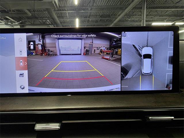 Photo of 2025 Alta White Genesis GV80