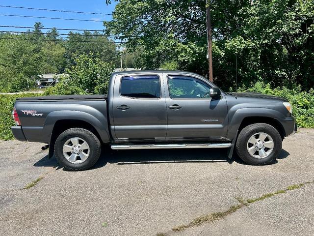 Photo of 2013 Gray Toyota Tacoma