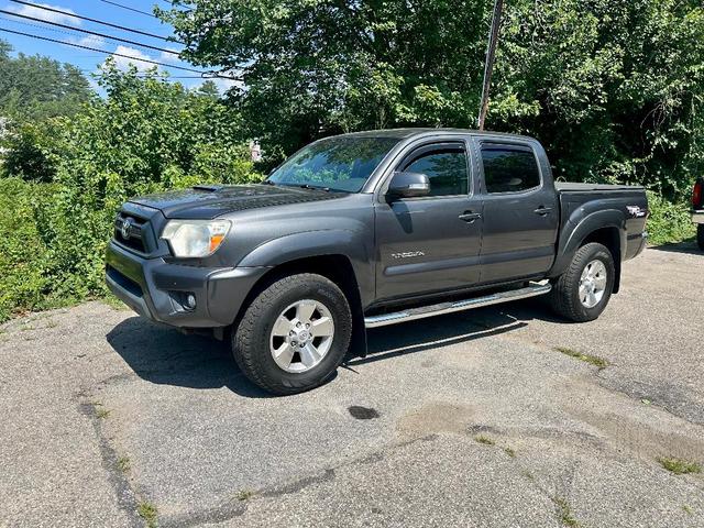 Photo of 2013 Gray Toyota Tacoma