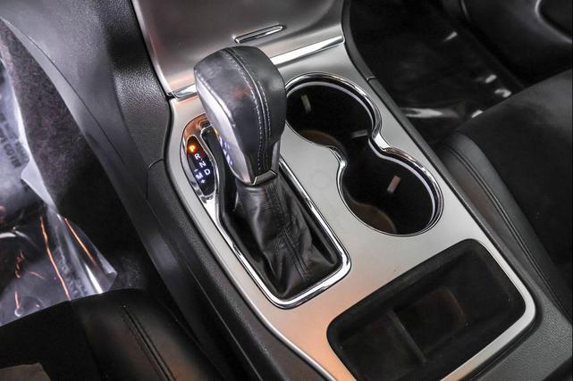 Photo of 2017 Bright White Clearcoat Jeep Grand Cherokee